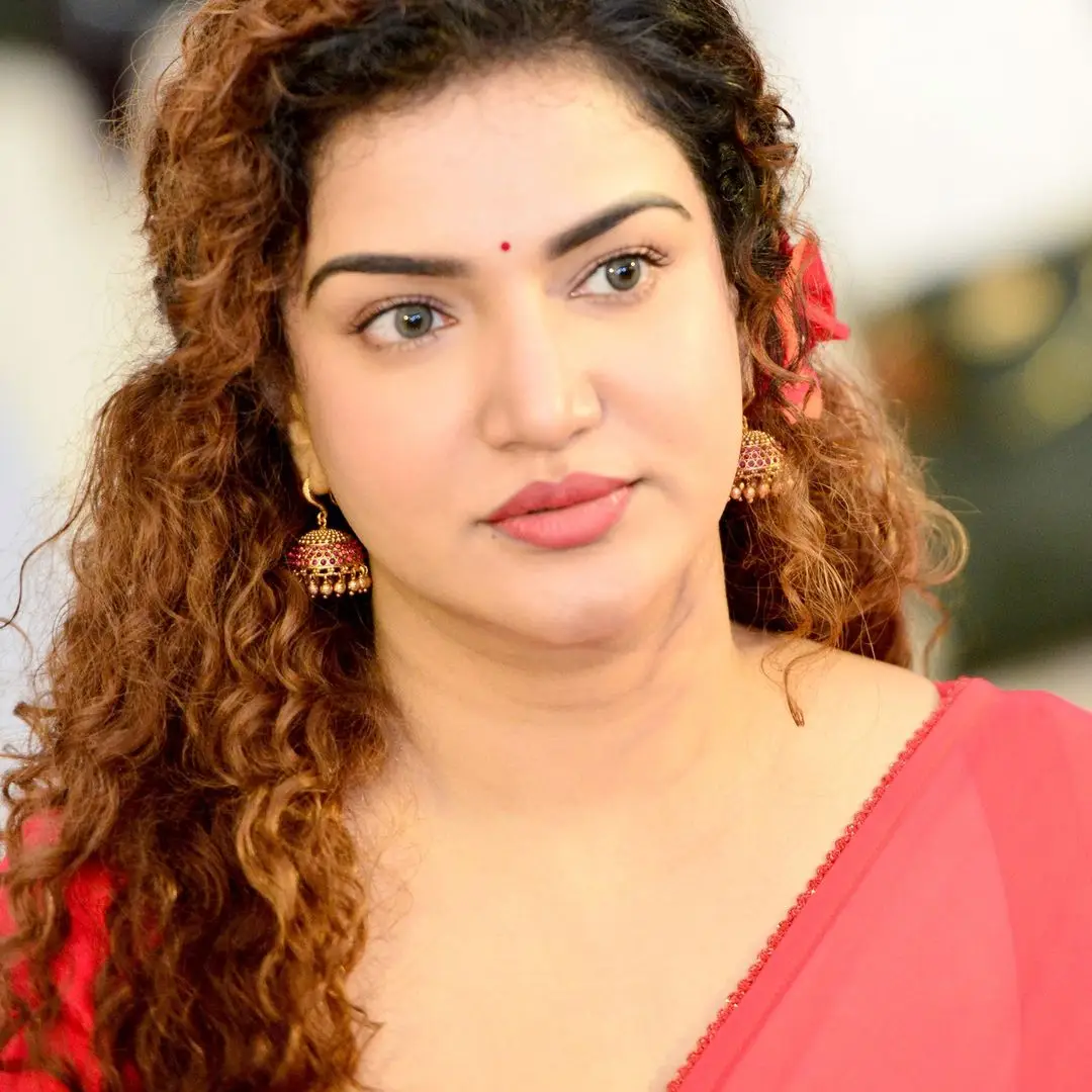 Honey Rose Long Hair Smiling Face Closeup Wallpapers